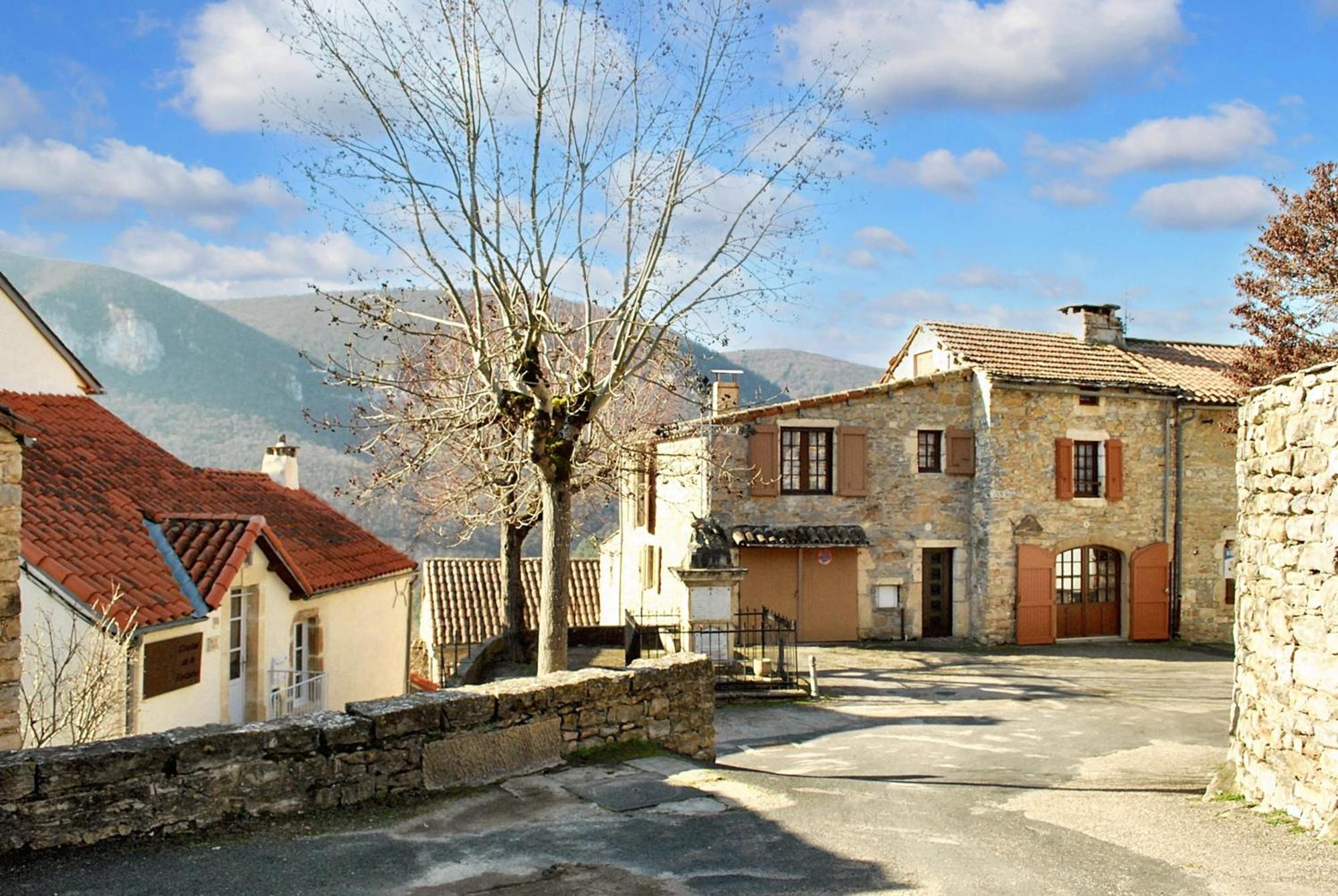 Maison Pittoresque A Mostuejouls Avec Vue Sur La Montagne Mostuéjouls Exterior foto